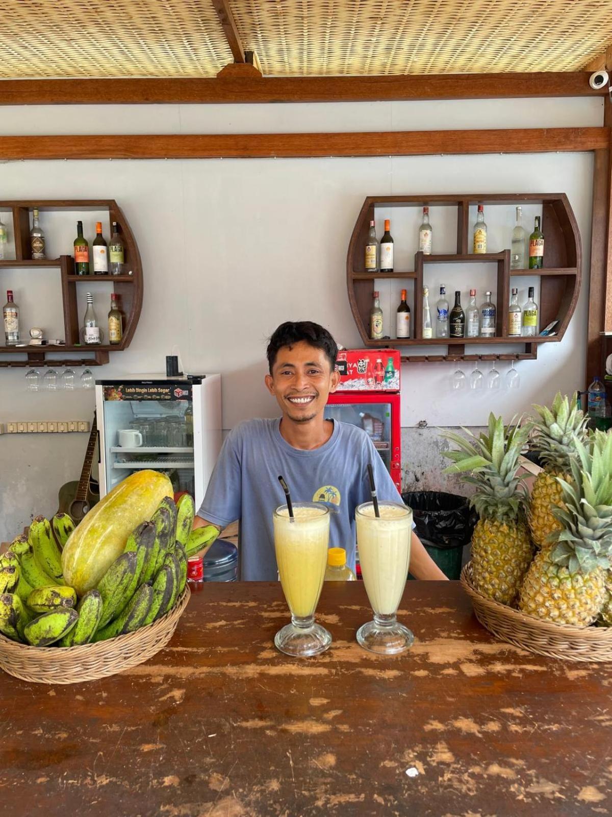 サンディ ビーチ バンガローズ ギリ・アイル エクステリア 写真